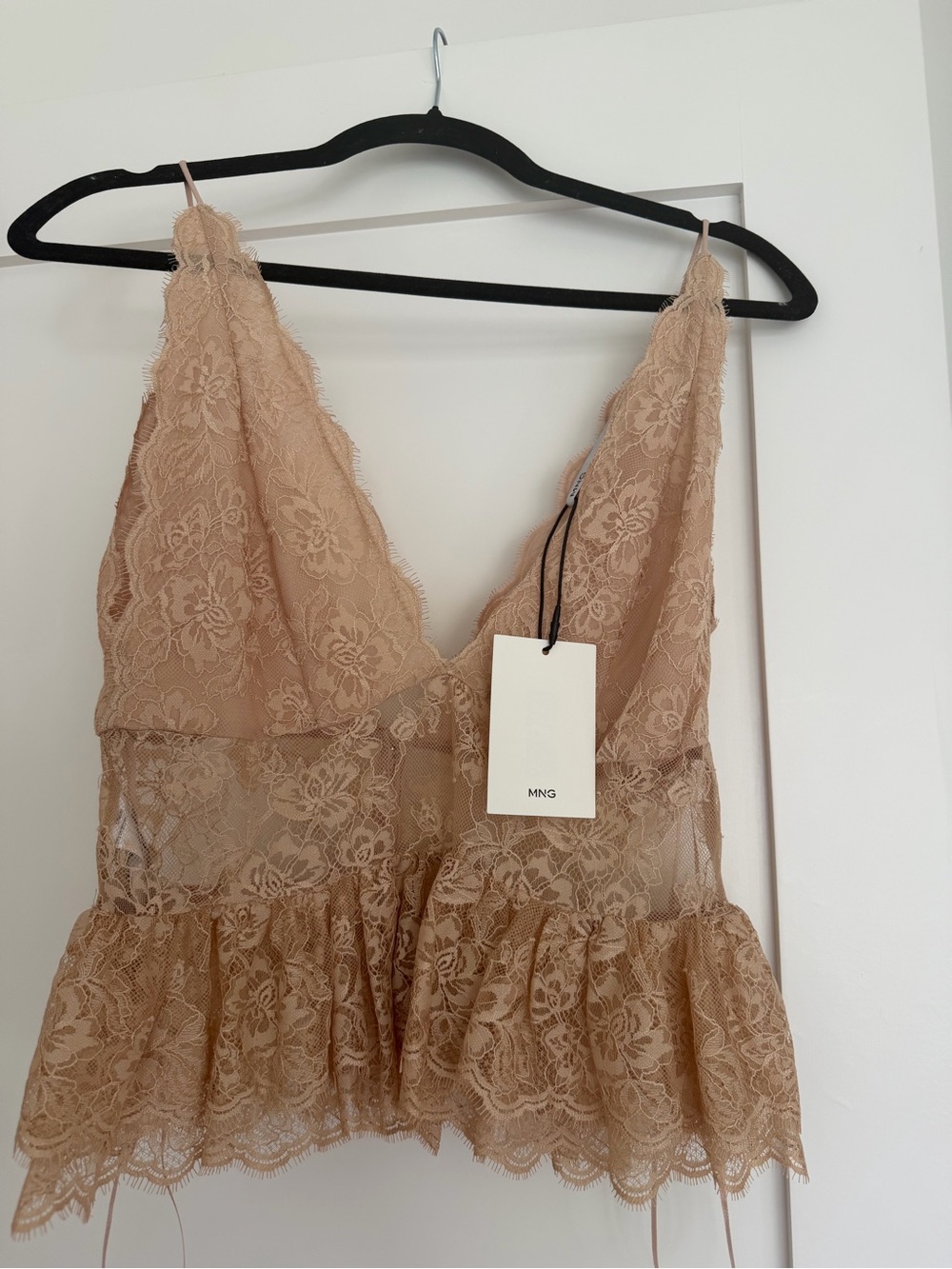 NWT Mango Amor Beige Lace V-Neck Camisole